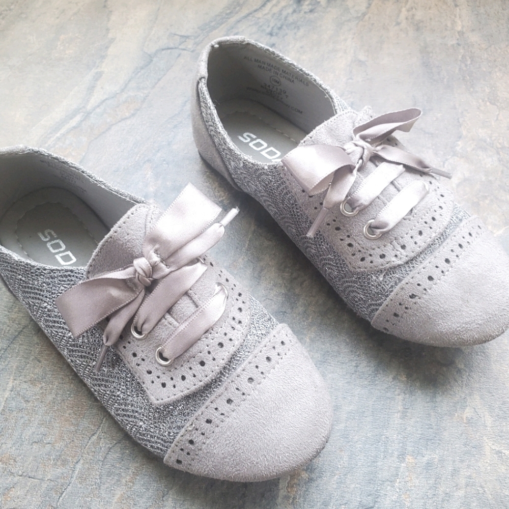 Dress shoes